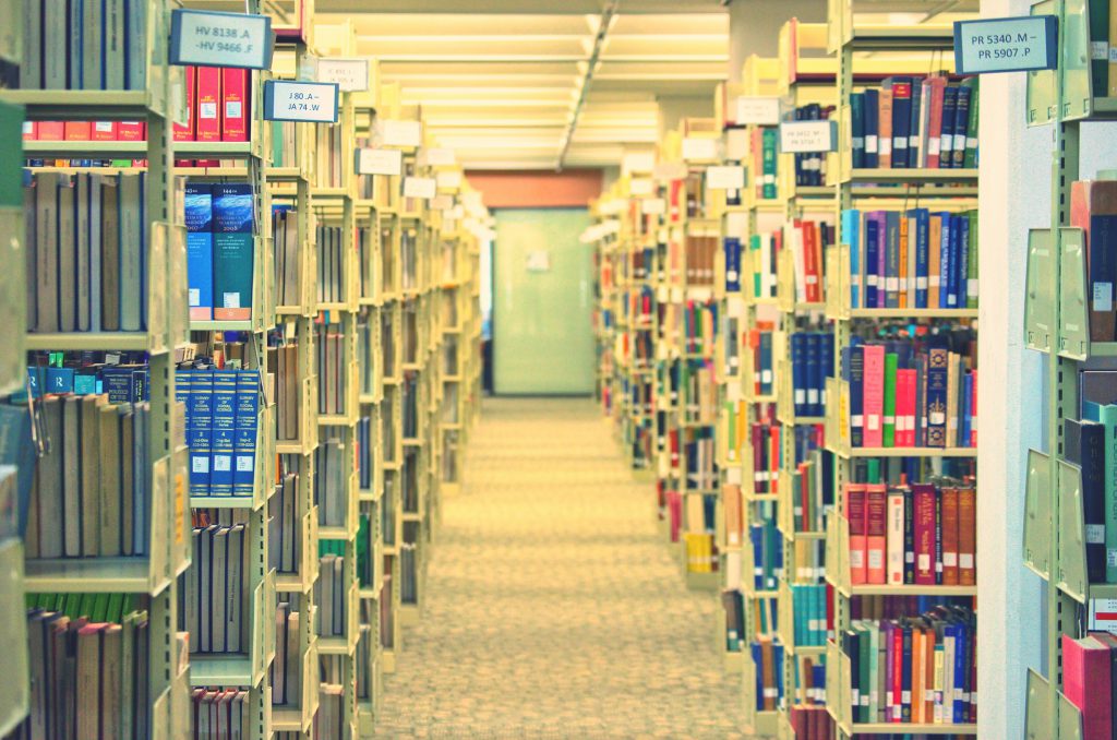 ספרי איתן בראשון לציון מבחר רחב של ספרי קריאה, ספרי ילדים וספרי לימוד חדשים ומשומשים. מגוון גדול של כלי כתיבה וציוד משרדי, המתאים לתלמידים, סטודנטים, אנשי מקצוע